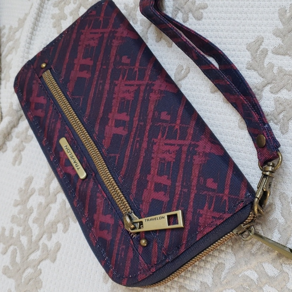 Travelon RFID Blocking Wallet/ Wristlet Maroon/Navy Zip Around